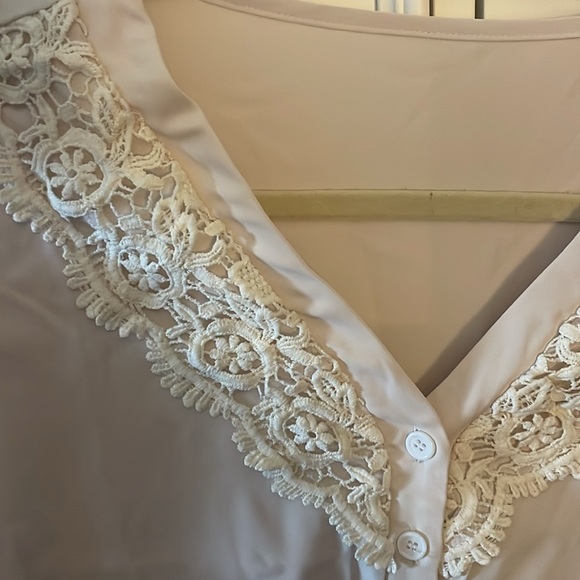 Kara and Kate Womens Blouse - Picture 5 of 9